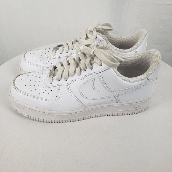 Nike Air Force One's White Leather Shoes Sz 8 - Picture 2 of 8